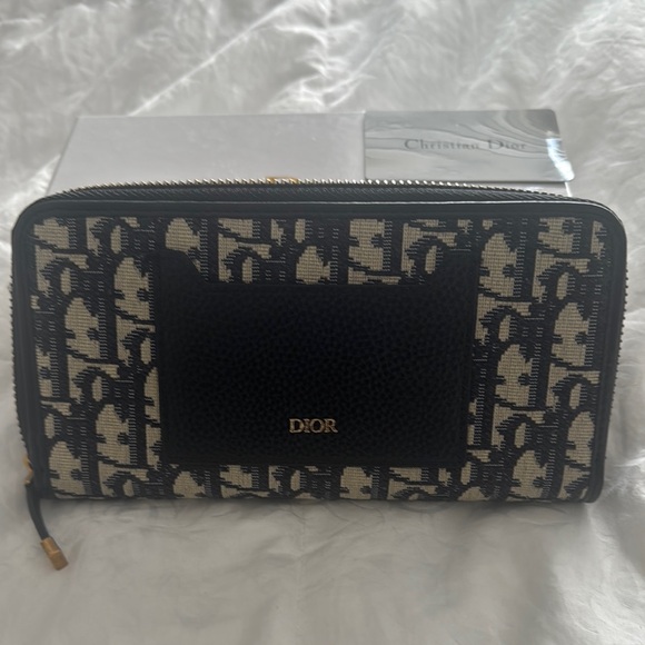 Dior Black and Cream Wallet - Picture 3 of 10